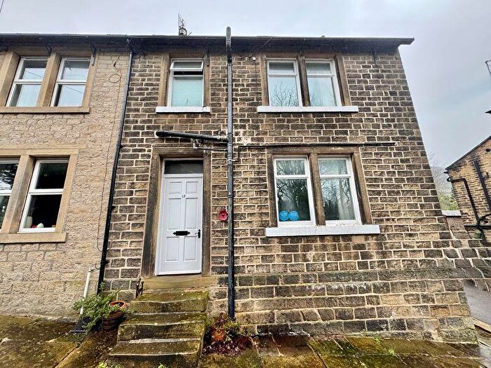 2 Bedroom Semi Detached House For Sale In Station Road, Holywell Green, HX4