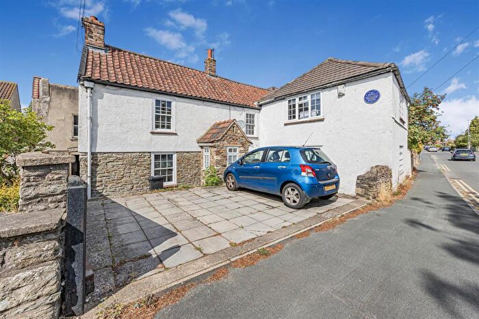 5 Bedroom Detached House For Sale In West Street, Oldland Common, BS30
