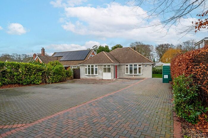 5 Bedroom Detached Bungalow For Sale In Yarmouth Road, Lowestoft, NR32