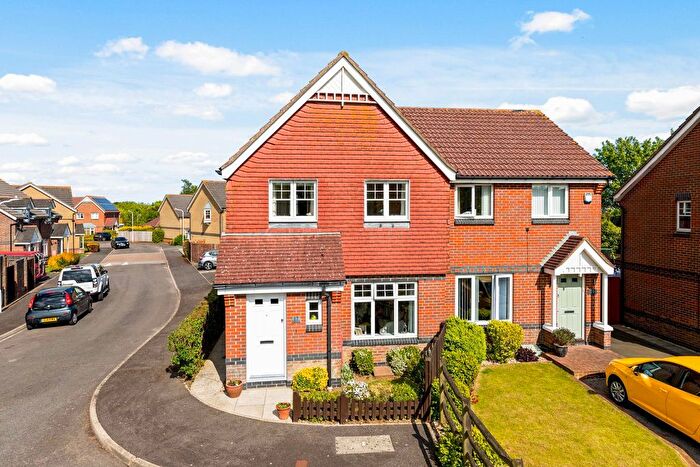 3 Bedroom Semi Detached House For Sale In Kipping Close, Hawkinge, Folkestone, CT18