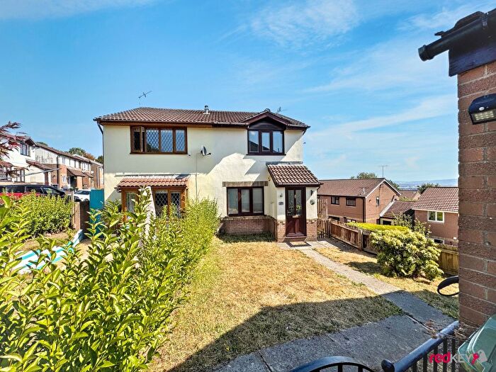 2 Bedroom Detached House To Rent In Oaklands View, Greenmeadow, Cwmbran, NP44