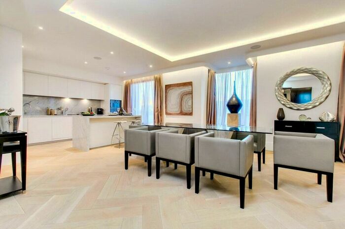 3 Bedroom Apartment For Sale In St Edmunds Terrace, London, NW8