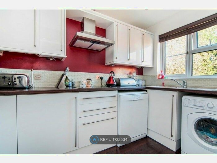 3 Bedroom Semi-Detached House To Rent In Marlborough Way, Billericay, CM12