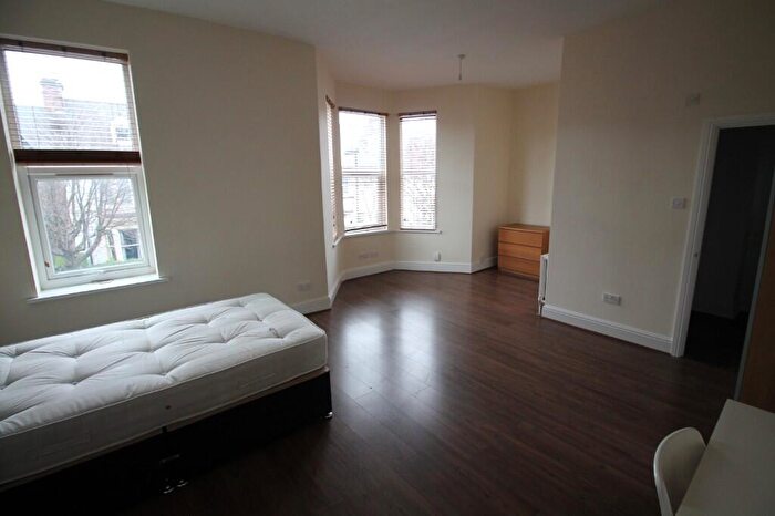 6 Bedroom Terraced House To Rent In Rothbury Terrace, Newcastle Upon Tyne, NE6