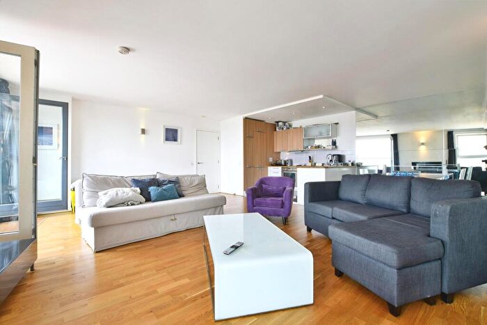 2 Bedroom Apartment To Rent In Skyline Central, Goulden Street, Manchester, M4