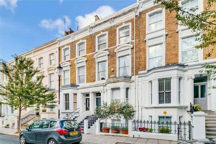 2 Bedroom Flat To Rent In Chesterton Road, London, W10