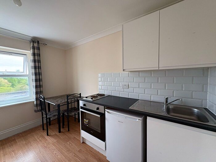 Studio To Rent In Chatsworth Road, London, E5