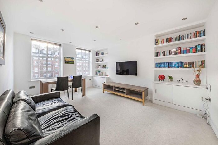 2 Bedroom Flat To Rent In Richmond Hill Court, Richmond, TW10