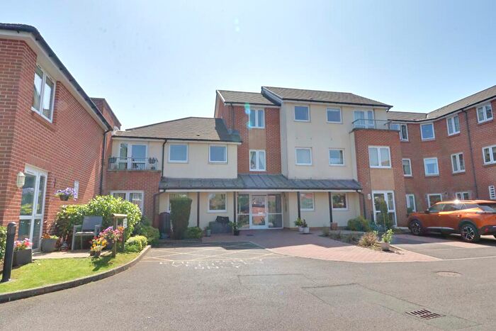 1 Bedroom Retirement Property For Sale In London Road, Cowplain, PO8