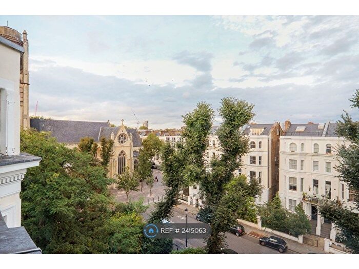 Studio To Rent In Colville Gardens, London, W11