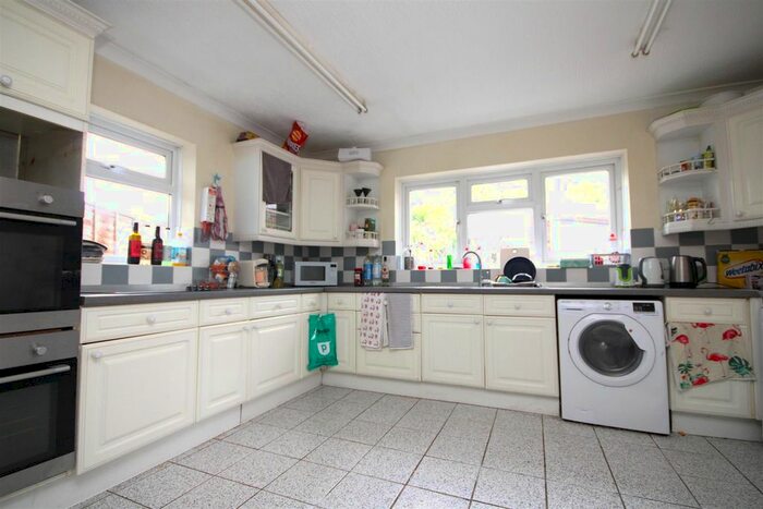 5 Bedroom Property To Rent In Northway, Guildford, GU2