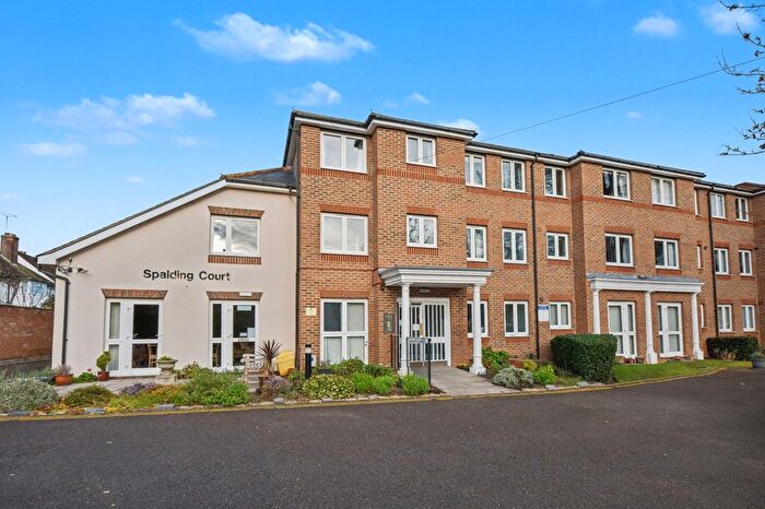 1 Bedroom Flat For Sale In Cedar Avenue, Chelmsford, CM1