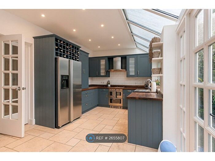 4 Bedroom Semi-detached House To Rent In Barnes, London, SW13