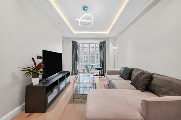 3 Bedroom Flat To Rent In Gloucester Place, London, NW1