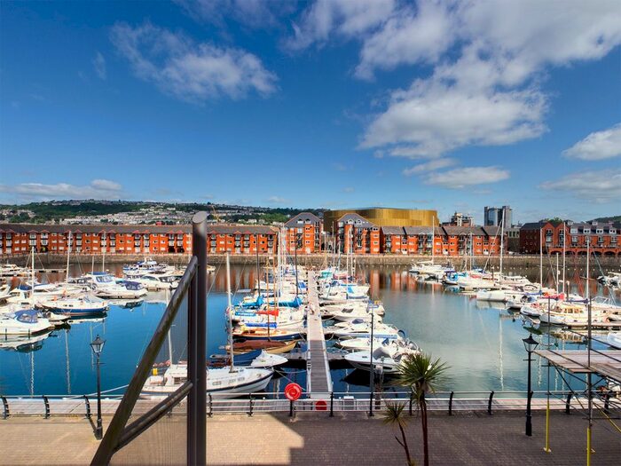 2 Bedroom Flat To Rent In Meridian Wharf, Marina, Swansea, SA1