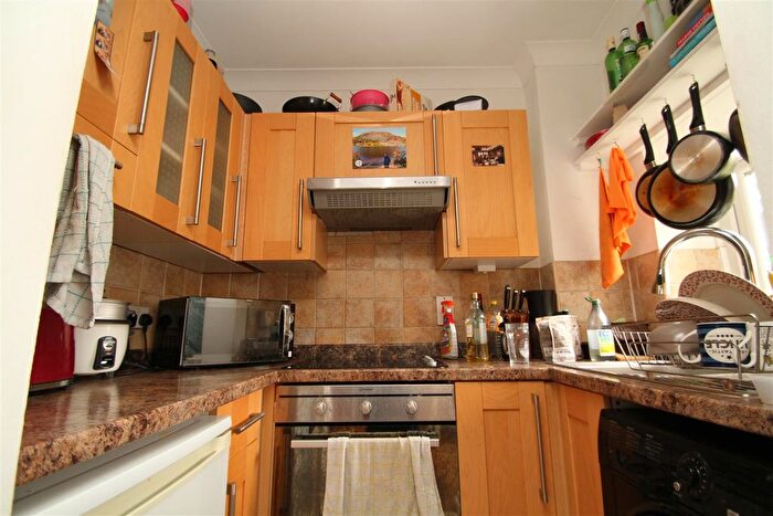 1 Bedroom Flat To Rent In Wellington Way, London, E3
