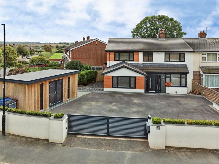 4 Bedroom Semi-Detached House For Sale In Doncaster Road, Harlington, Doncaster, DN5