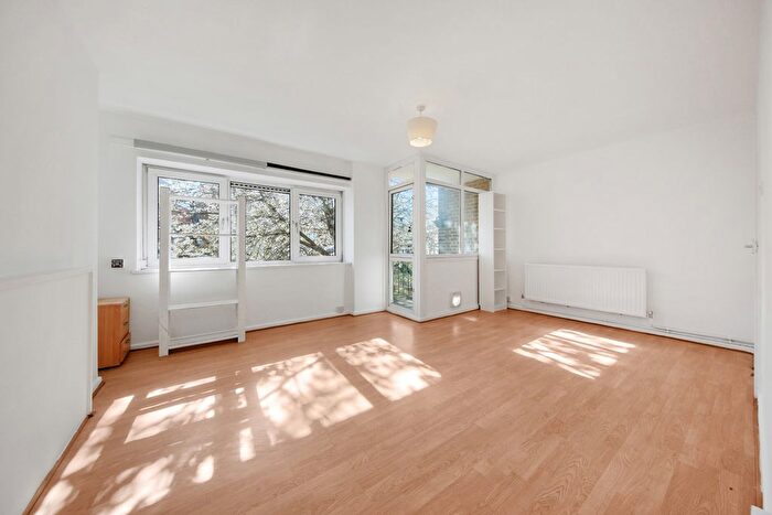 3 Bedroom Flat For Sale In Pepys House, Kirkwall Place, London, E2