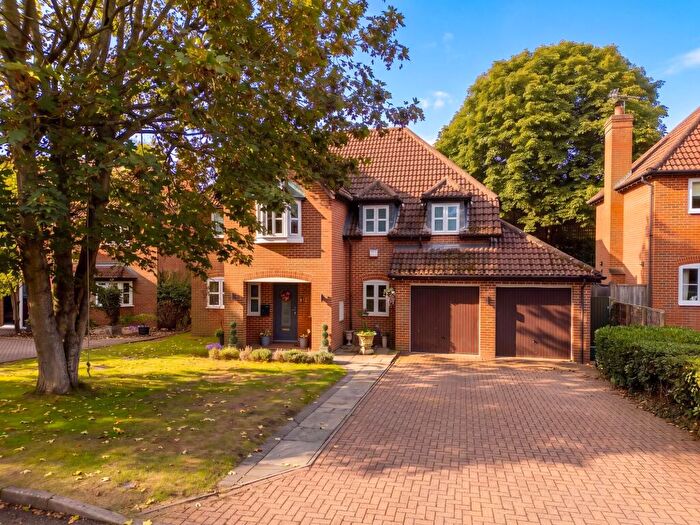 5 Bedroom Detached House For Sale In Bushmead Close, Whitchurch, HP22