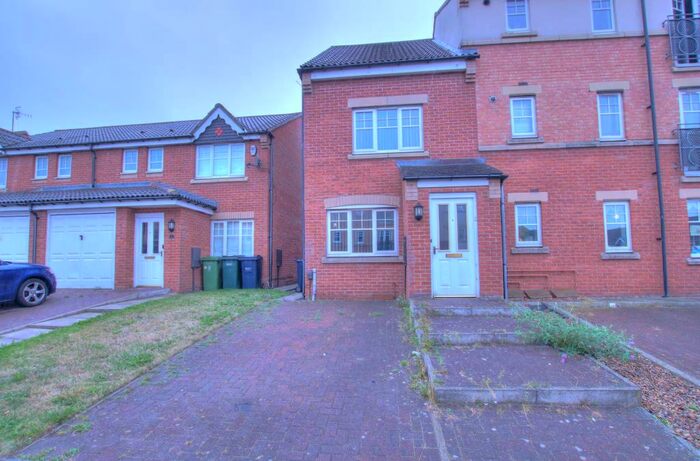 3 Bedroom Town House To Rent In Ovett Gardens, St James Village, Gateshead, NE8