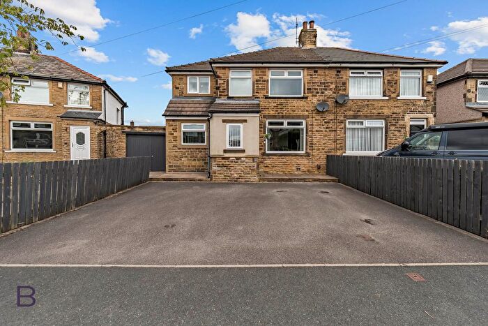 3 Bedroom Semi-Detached House For Sale In Eltham Grove, Bradford, BD6