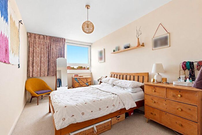 2 Bedroom Flat For Sale In Wilmer House, Daling Way, Bow, E3