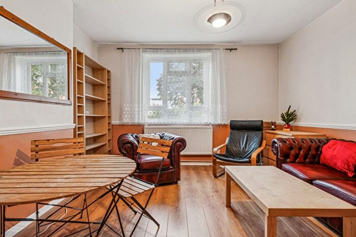 3 Bedroom Flat To Rent In Robert Owen House, Fulham Palace Road, SW6