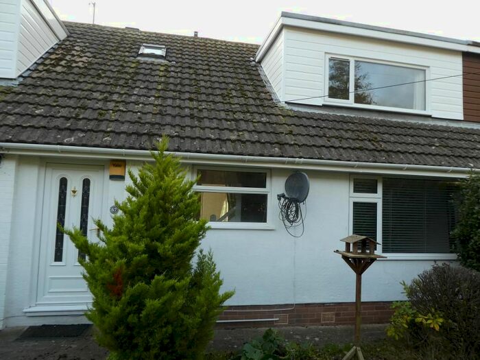 3 Bedroom Semi-Detached House To Rent In Dinerth Road, Rhos On Sea, Conwy LL28