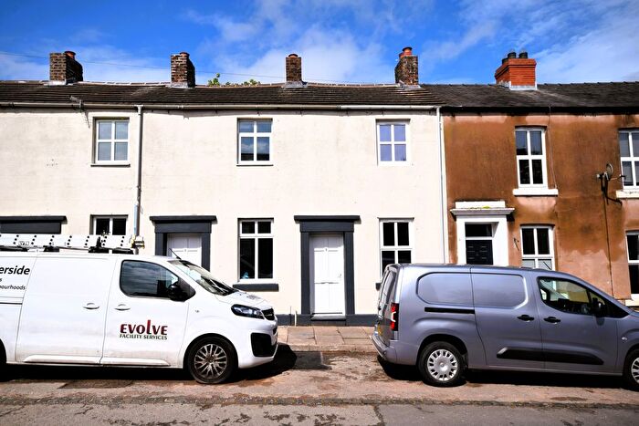 2 Bedroom Terraced House To Rent In Edentown, CA3