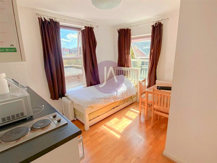 Studio To Rent In Hillfield Road, West Hampstead, London, NW6
