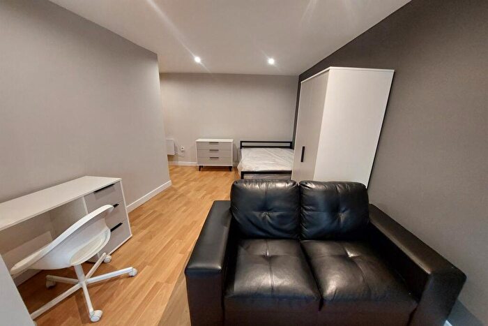Apartment To Rent In , West One Space, City Centre, S1