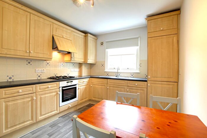 1 Bedroom Flat To Rent In Berestede Road (), Hammersmith, W6
