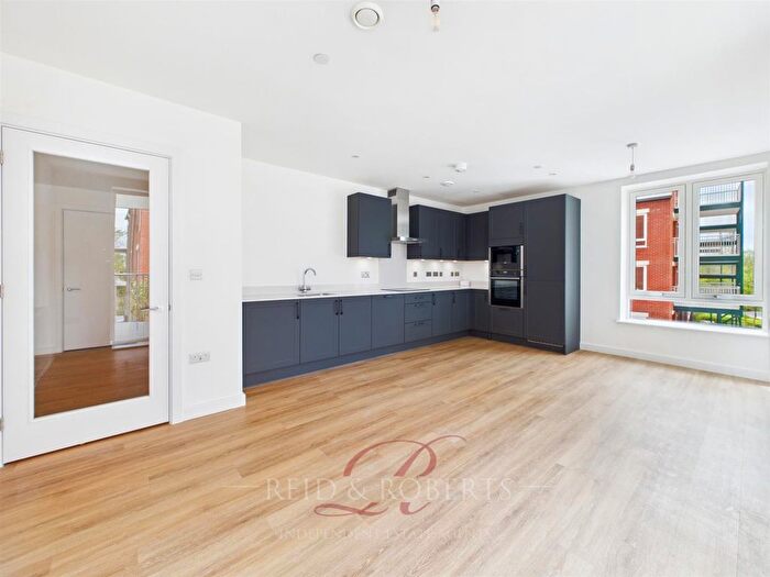2 Bedroom Flat For Sale In Hathaway Lane, Great Boughton, CH3