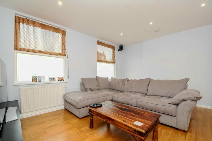 1 Bedroom Flat To Rent In Garratt Lane, London, SW17