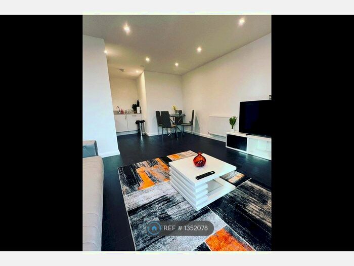 2 Bedroom Flat To Rent In Dartford, London, DA1