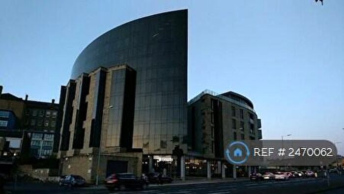 2 Bedroom Flat To Rent In Leeds Road, Bradford, BD1