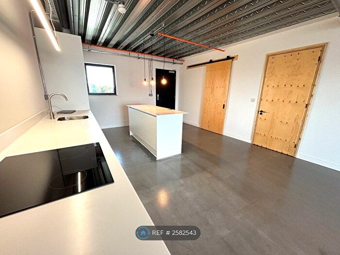 2 Bedroom Flat To Rent In District Lofts, Leeds, LS9