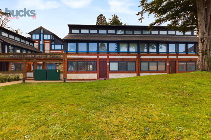 2 Bedroom Apartment For Sale In Four Ashes Road, Cryers Hill, High Wycombe, HP15