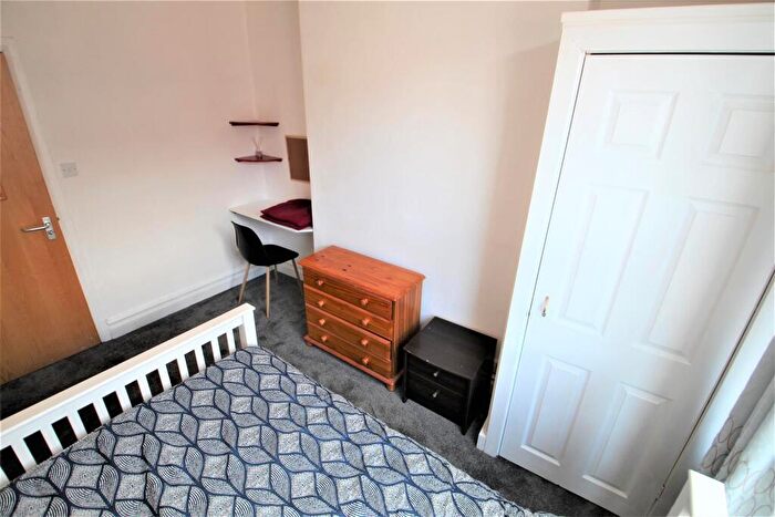 1 Bedroom Terraced House To Rent In Winston Gardens, Headingley, Leeds, West Yorkshire, LS6