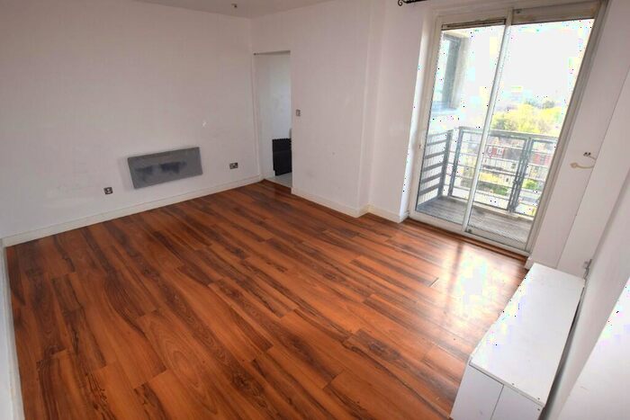 2 Bedroom Flat To Rent In The Pinnacle, High Road, Romford, RM6