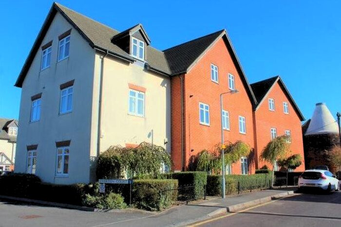 2 Bedroom Flat To Rent In Tongham, Farnham, GU10