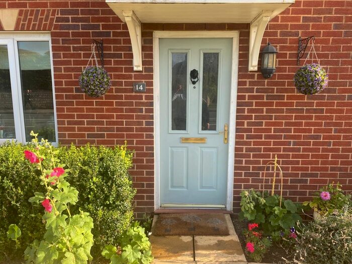 3 Bedroom Semi-Detached House To Rent In Lea Walk, Brockworth, GL3