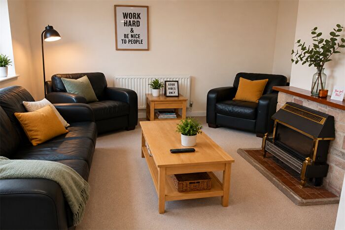 3 Bedroom Semi Detached House To Rent In Radford Bridge Rd, Wollaton, NG8