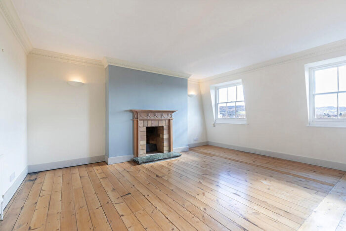 2 Bedroom Apartment To Rent In Suffolk Square, Cheltenham, GL50