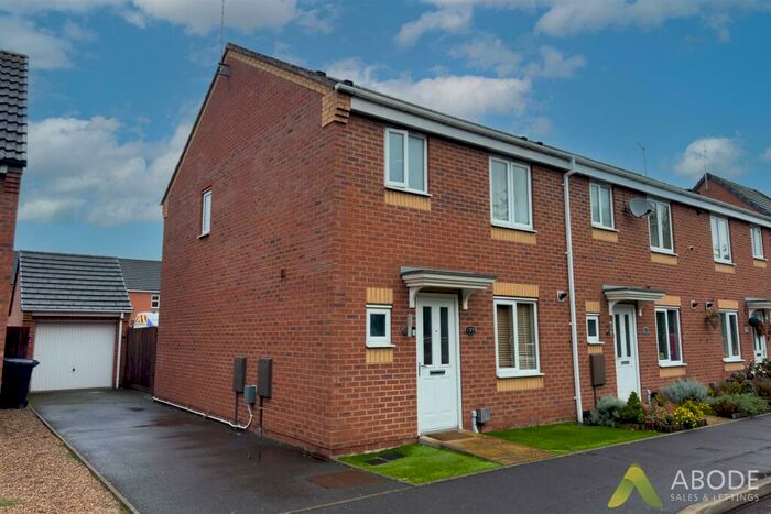 3 Bedroom End Of Terrace House For Sale In Hevea Road, Horninglow, DE13