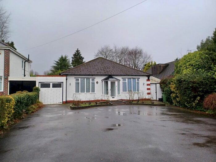 2 Bedroom Detached Bungalow To Rent In Warwick Road, Solihull, West Midlands, B91