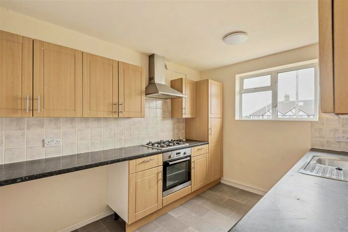 2 Bedroom Maisonette For Sale In Watford Road, Croxley Green, Rickmansworth, WD3