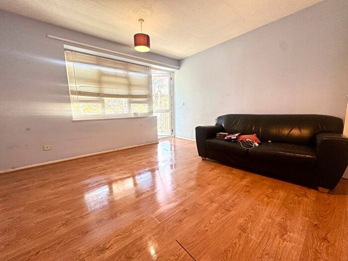 2 Bedroom Property To Rent In Gunner Lane, London, SE18