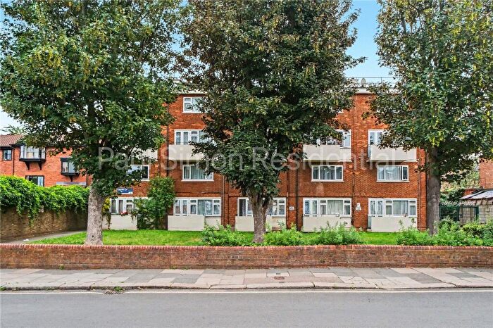 Maisonette For Sale In Legatte Court, Warwick Gardens, London, N4