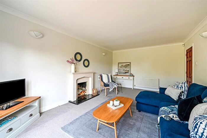 4 Bedroom Detached House For Sale In Swanwick Lane, Swanwick, Southampton, SO31